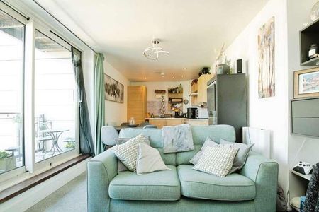 Ferry Court, Cardiff, CF11 - Photo 5