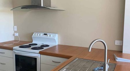 A Hideaway Gem - Photo 2