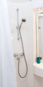 Room in a Shared Flat, Grafton Street, M13 - Photo 4