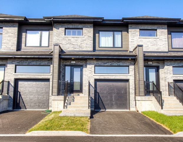 À louer / Maison à étages - Photo 1