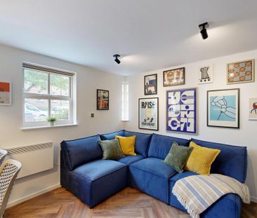 4 bedroom flat to rent - Photo 1