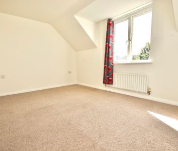 2 bedroom Town House to let - Photo 5