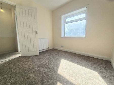 Newstead Grove, Halifax - Photo 4
