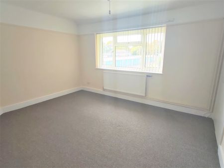 Poplar Close, Bury St. Edmunds, Honington - Photo 3