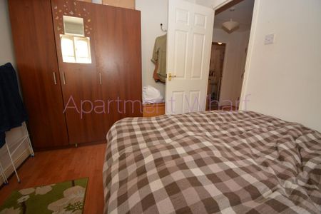 1 bedroom in a flat share to rent - Photo 4