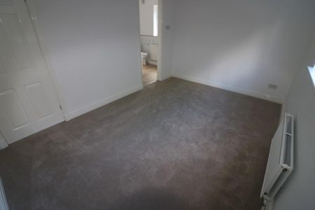 4 bedroom detached house to rent - Photo 5