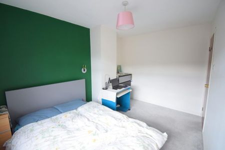 19 Ravenhill Court, Belfast, BT6 8FS - Photo 2