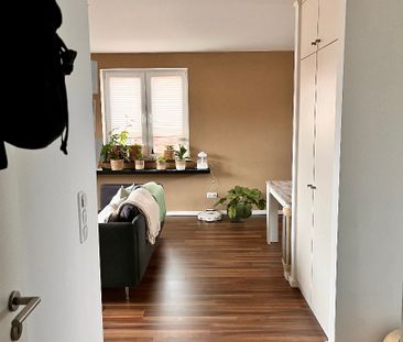 Großzügige und moderne 2-Zimmer-Wohnug mit sonniger Dachterrasse! - Photo 1