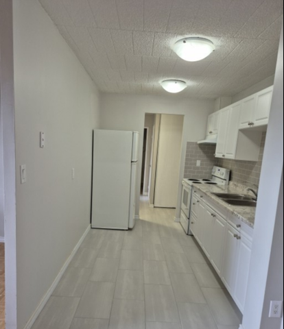 259 Dunlop Street West, Barrie - Photo 4
