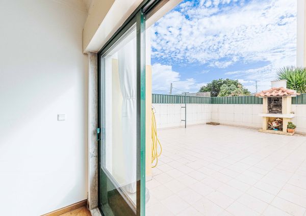 APARTAMENTO T2 NO ARNEIRO - CARCAVELOS