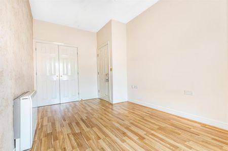 2 bedroom Flat To Let - Photo 2