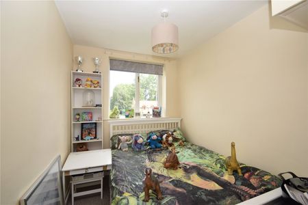 2 bed terraced house to rent in High Street, Scarborough, YO13 - Photo 2