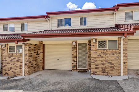 Convenient Coastal Living 3 Bedroom Home Close to Schools, Shops & Beaches - Photo 4