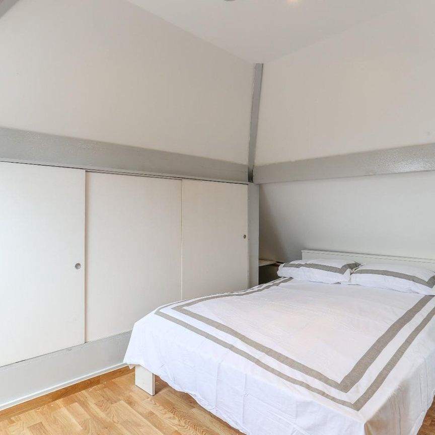 Studio Flat, Heathstan Road, W12 - Photo 1