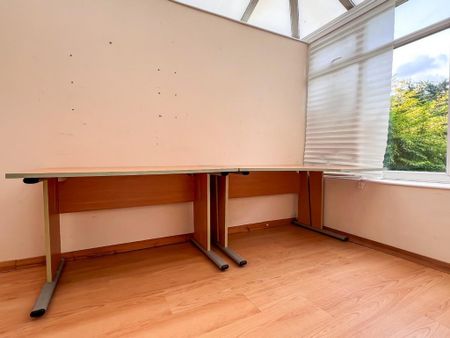4 bedroom semi-detached house to rent - Photo 4