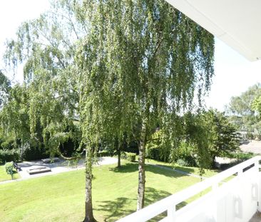 *** Attraktive 3-Zi.-Whg. mit Balkon! Erstbezug nach Sanierung! *** - Photo 3