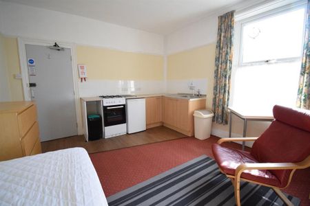 1 bedroom flat to rent - Photo 3