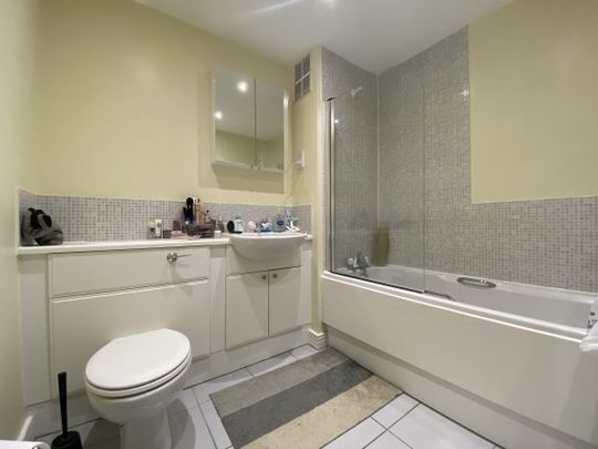 Tideslea Tower, Erebus Drive, SE28 - Photo 1