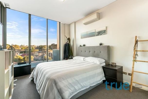 STUNNING APARTMENT IN FUSION COMPLEX - Photo 1