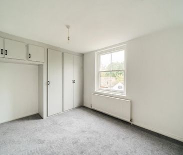 5 bedroom detached house to rent - Photo 4