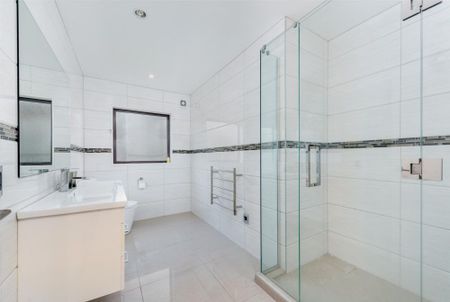 Room for All! Bring the Family! - Photo 2