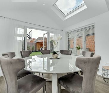 Located within a popular and established residential setting, this ... - Photo 2