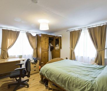 6 bedroom end of terrace house to rent - Photo 4