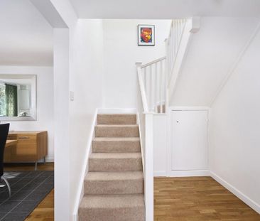 4 bedroom detached house to rent - Photo 2