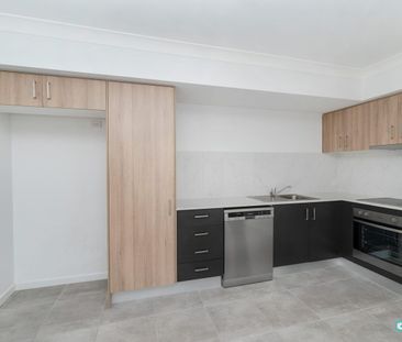 Stunning Modern Two Bedroom Duplex - Photo 1