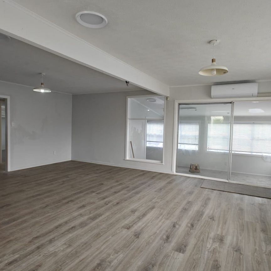 Property Management37 Cobham Crescent, Kelston - House for Rent - Photo 1