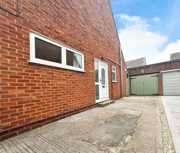 Beech Grove, Warminster, BA12 - Photo 1