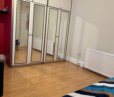 double room to let located in seven kings- £850 pcm - Photo 6