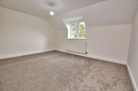 3 bedroom link detached house to rent - Photo 4