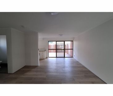 NEWLY RENOVATED 2 BED UNIT - Photo 3