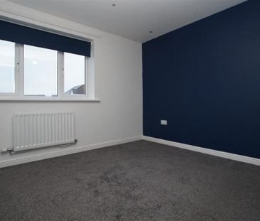 3 bedroom detached house to rent - Photo 3