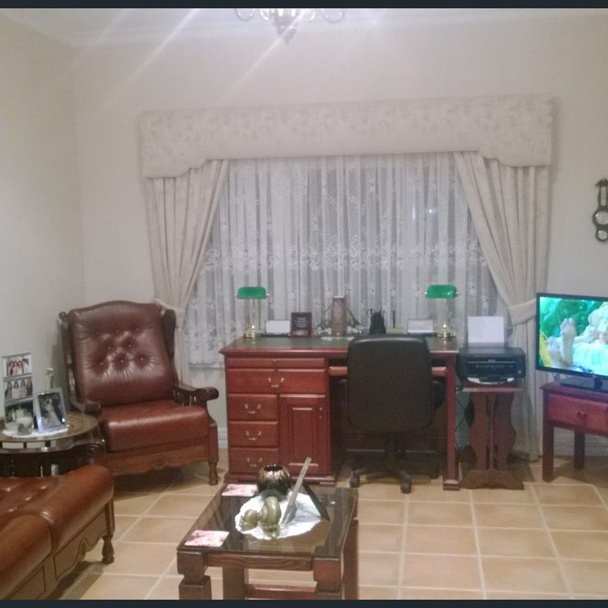 Delightful, well appointed accommodation set in a picturesque and quiet country estate (see photos) - Photo 1