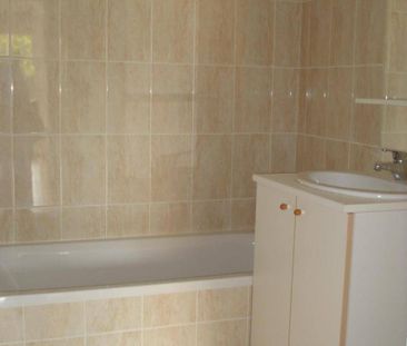 Location appartement rénové 2 pièces 44.1 m² à Cluses (74300) 4 - Photo 2