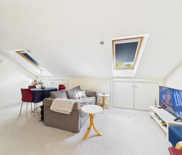 Leacroft, Staines-upon-Thames, Surrey,TW18 - Photo 3