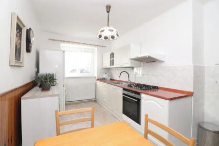 Pronájem prostorného zděného bytu 2+1 na ulici Leoše Janáčka v Jihlavě - Photo 2