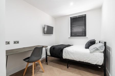 6 bedroom house to rent - Photo 2