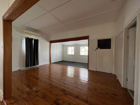 Century 21 Central West 02 6862 1265 - Photo 2