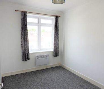 3 bedroom maisonette to rent Westquay House, 20 West Street, Fareha... - Photo 1