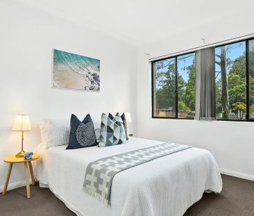 Spacious, Solid & Superbly Located - Your Westmead Oasis Awaits! - Photo 1