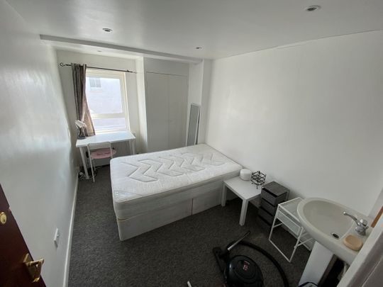 2 Bed Flat, St. James's Street, BN2 - Photo 1