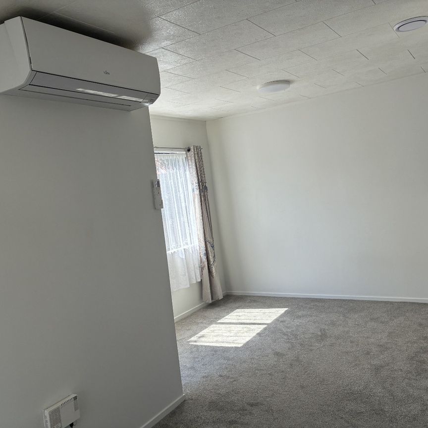 Modern, Fresh & Perfectly Positioned - Photo 1