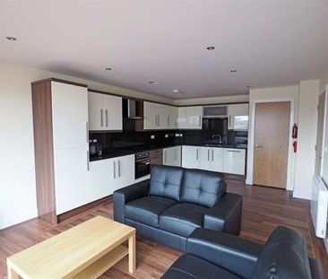 4 bedroom flat to rent - Photo 1