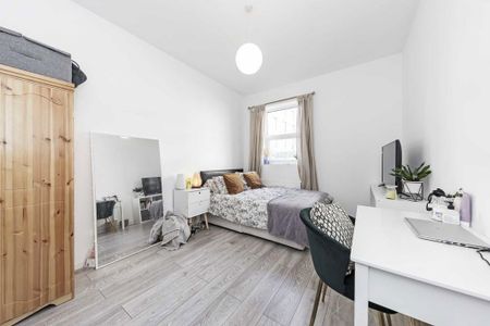 4 bedroom flat to rent - Photo 3