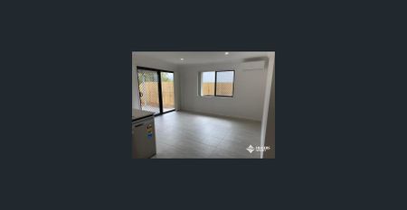 Spacious 3 Bedroom home - Photo 4