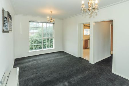 Spacious & Light-Filled 3-Bedroom Unit in Quiet Surrey Hills Location - Photo 4