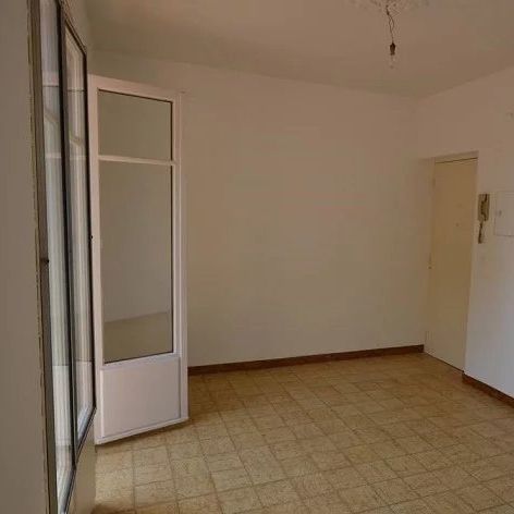 Location Appartement - Saint-André-de-la-Roche - Photo 2